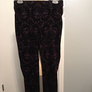 Roz &Ali black flocked velvet  purple leggings